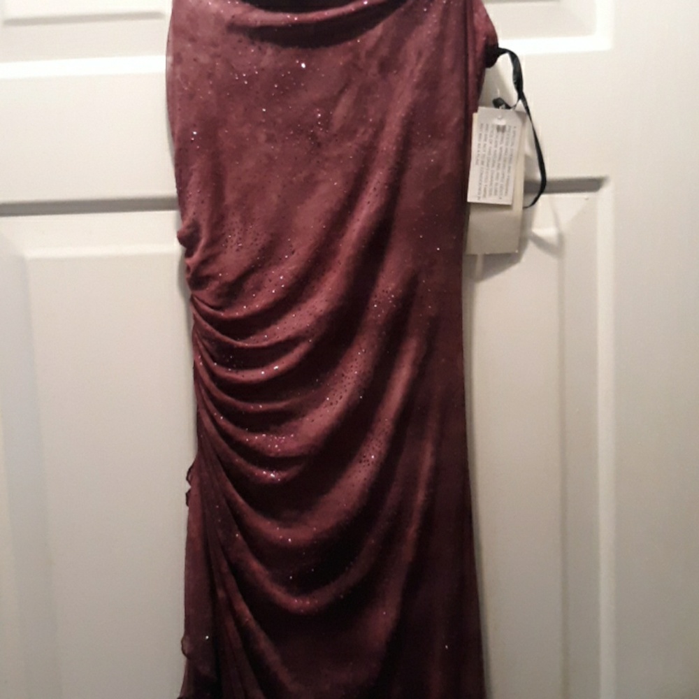 NWT City triangle gown - Picture 2 of 5